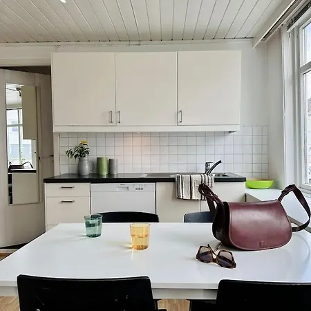 Leilighet Central, Bright, And Spacious Retreat *