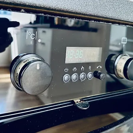 Central, Bright, And Spacious Retreat *