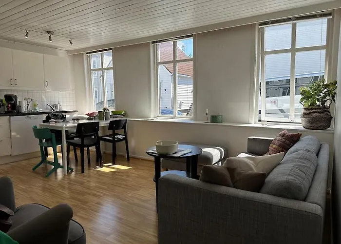 Central, Bright, And Spacious Retreat Lägenhet Stavanger